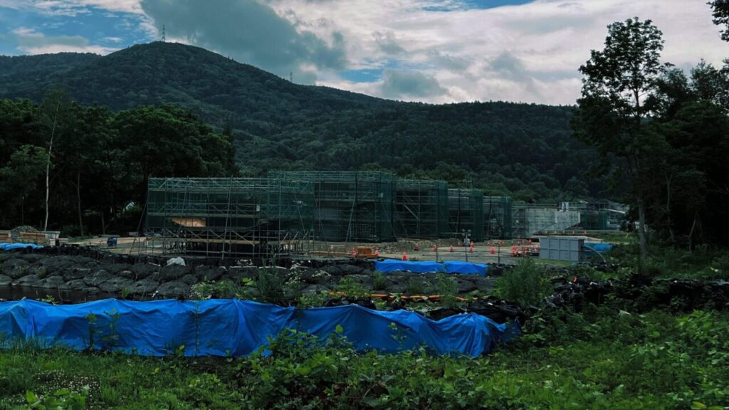 新幹線の延伸工事現場。