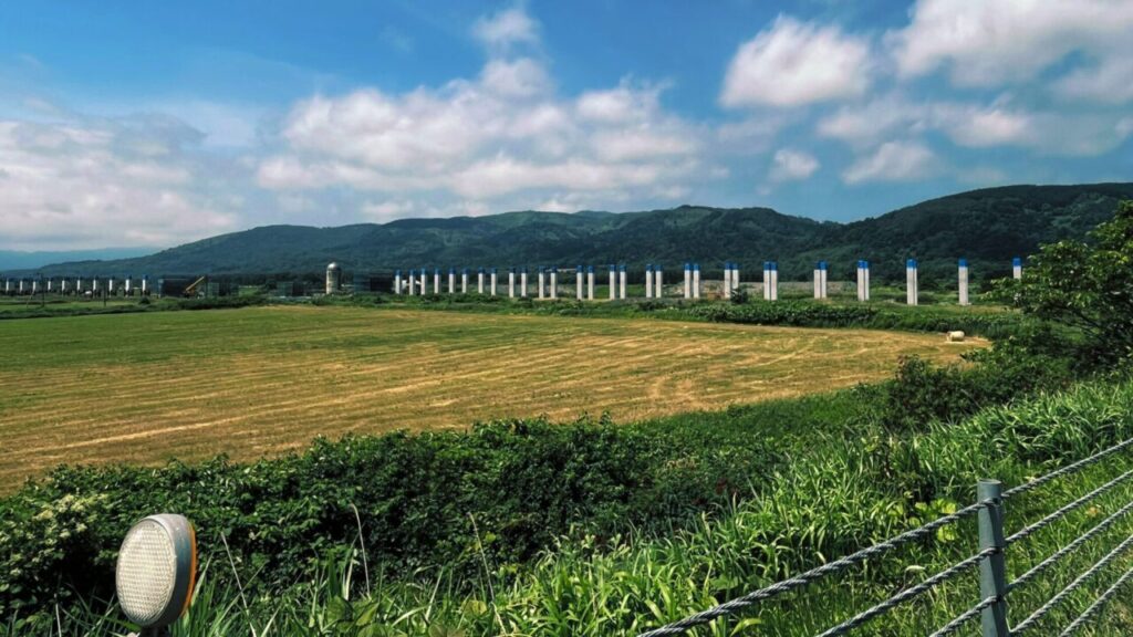 新幹線の工事現場。これも今しか見ることができない景色か…