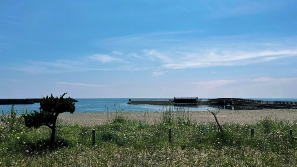 天然豊浦温泉しおさいの目の海。隣接して豊浦海浜公園キャンプ場がありました。
